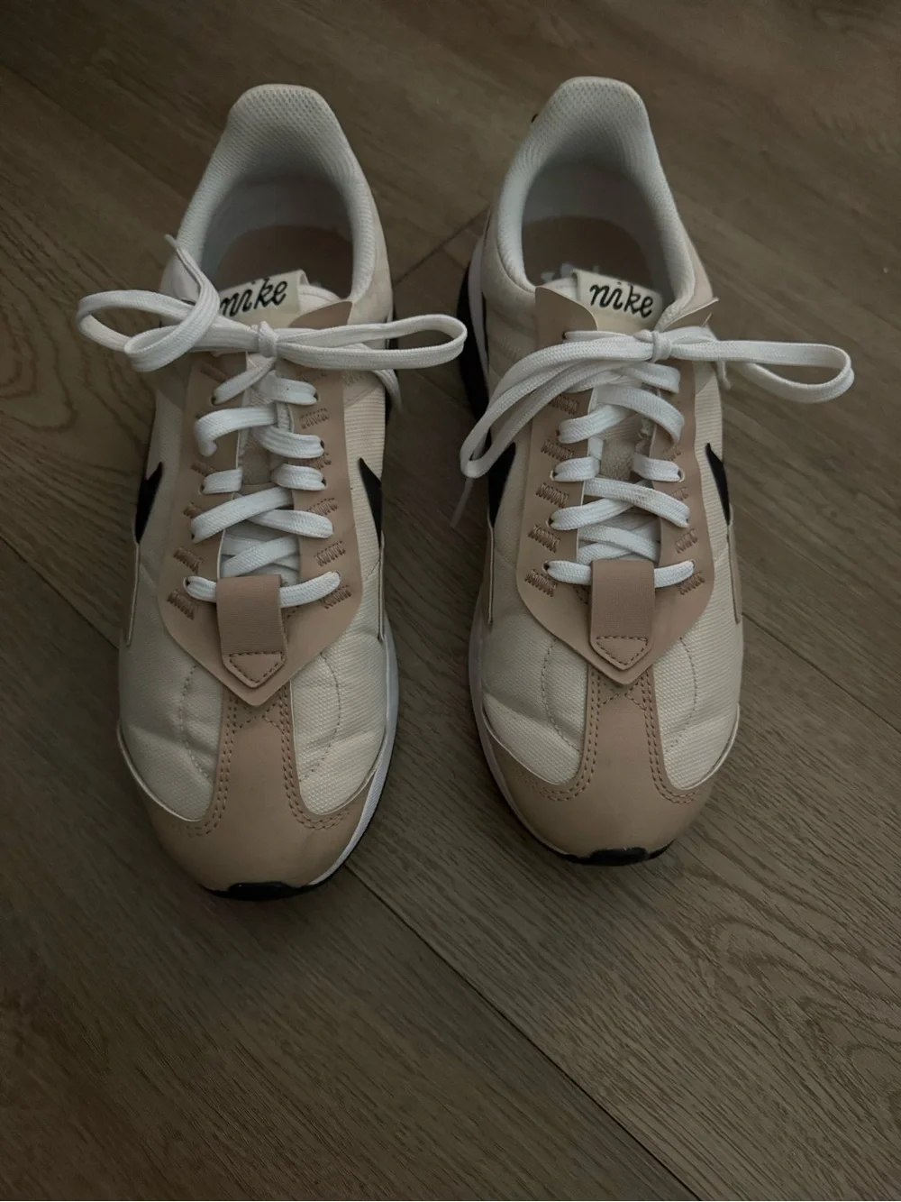 Nike Beige, Black & White Air-Cushioned Runner Sneakers - Picture 2 of 4